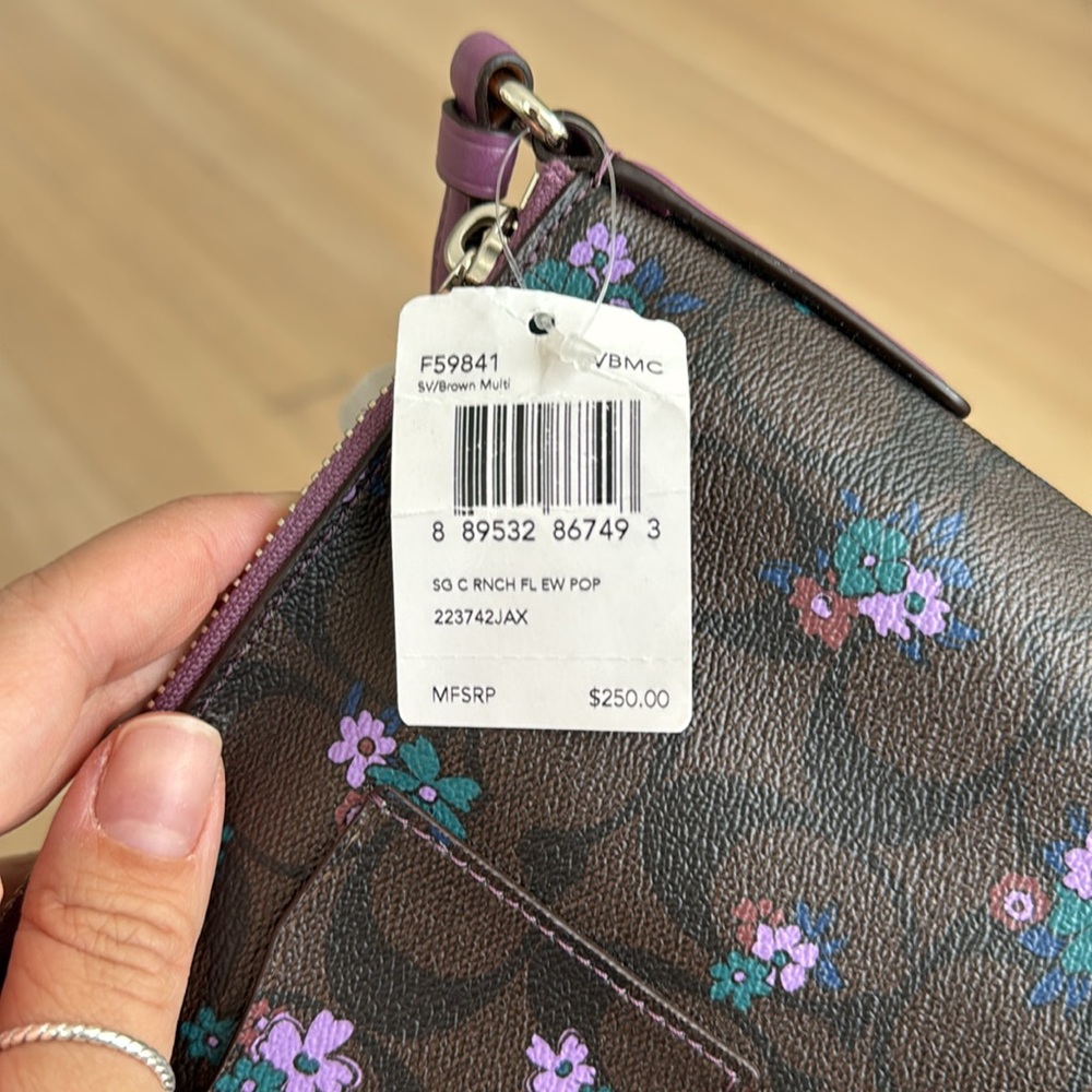 Brown coach crossbody 
NWT - Picture 6 of 7